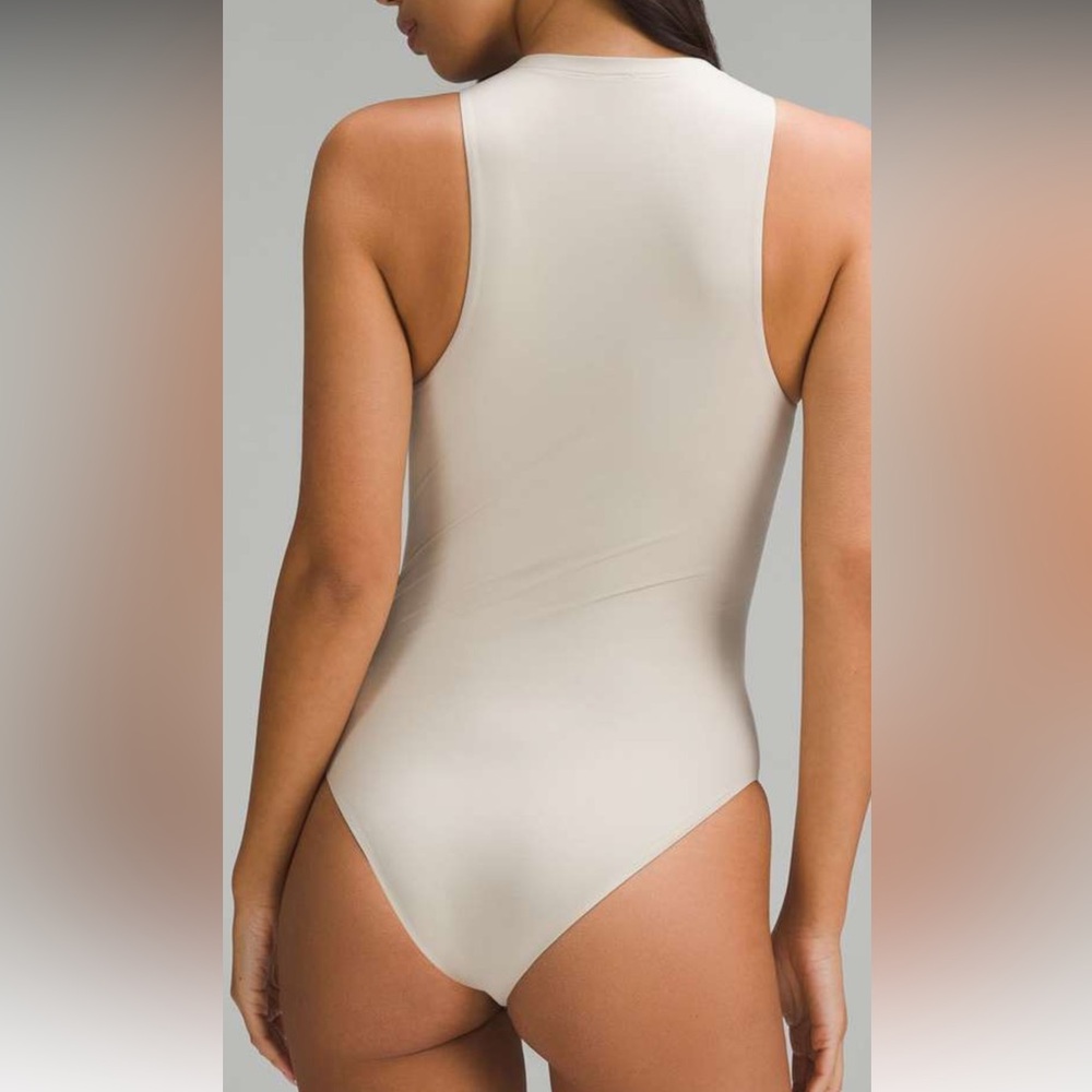 187. NWT Lululemon Wundermost Ultra-Soft Nulu High-Neck Bodysuit
Mojave Tan - Picture 6 of 10